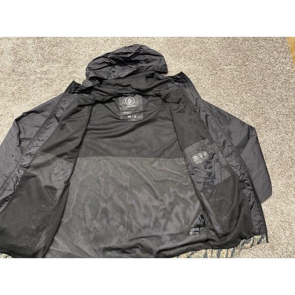 Volcom Windbreaker Jacket Medium Black/Camo x Cheetah Water-Resistant Hood 600MM - Picture 9 of 13
